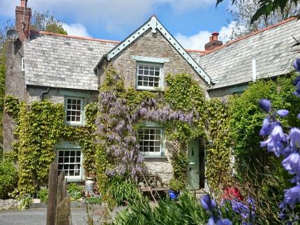 CULLODEN FARMHOUSE B B CAMELFORD