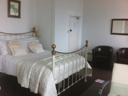 GOLDEN HIND CARBIS BAY ST IVES