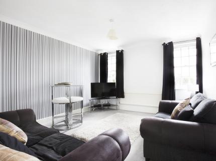 LLOYD COURT BY CITY STAY APARTMENTS BEDFORD
