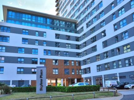 BASINGSTOKE SKYLINE PLAZA BASINGSTOKE