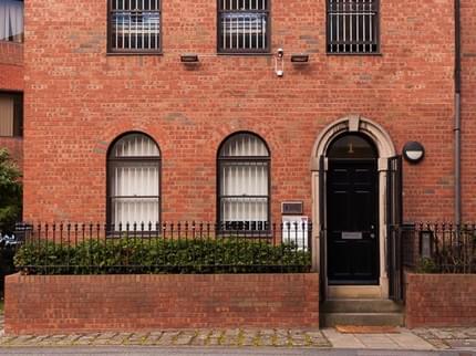 RUSSELL SCOTT BACKPACKERS CHAPEL ALLERTON LEEDS