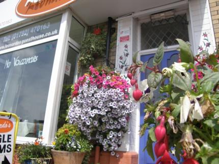 LEONARDO S GUEST HOUSE BON Y MAEN SWANSEA