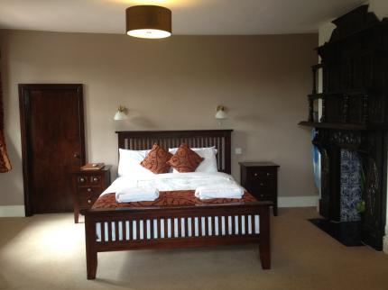 WOODLANDS HALL BONTUCHEL RUTHIN