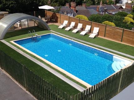 ATLANTIS HOLIDAY APARTMENTS BARTON TORQUAY