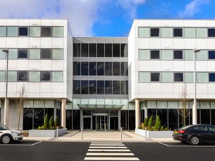 HESTON HYDE HOTEL CRANFORD MIDDLESEX