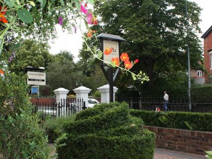 BA BA GUEST HOUSE BACKFORD CHESTER