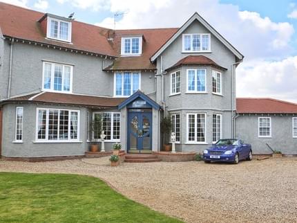 BURLINGTON BERTIES BEESTON REGIS SHERINGHAM