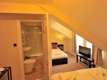 GAIL S GUEST HOUSE BARRY BARRY ISLAND