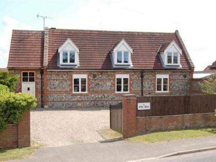 OLDE HALL ASHMANHAUGH BACTON