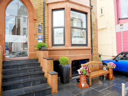 REDSTONE GUEST HOUSE BLACKPOOL