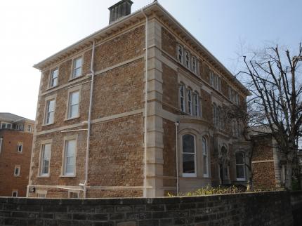 YOUR STAY BRISTOL BEAUFORT HOUSE ABBOTS LEIGH BRISTOL