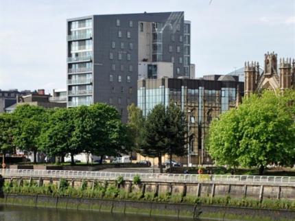 RIVERVIEW APARTMENTS GLASGOW