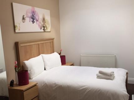 ILFORD CENTRAL LUXURY APARTMENTS ILFORD