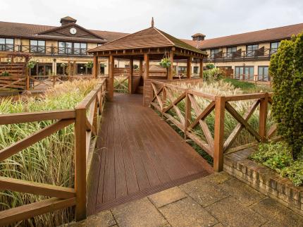 HAMPSHIRE COURT HOTEL QHOTELS CHINEHAM BASINGSTOKE