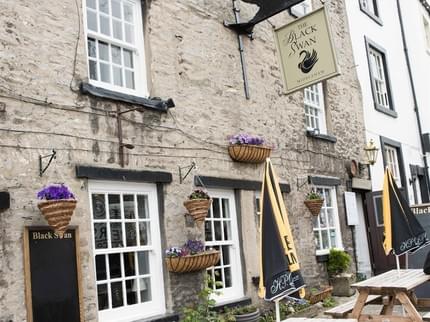 BLACK SWAN INN AGGLETHORPE MIDDLEHAM