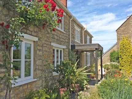 CALENDAR COTTAGE BED BREAKFAST CLAPTON CREWKERNE