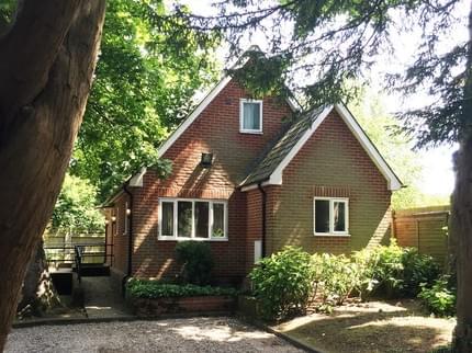 EBURY COTTAGES APARTMENTS CANTERBURY