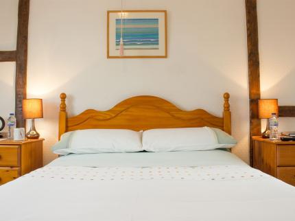 MOSS COTTAGE ALDERMINSTER STRATFORD UPON AVON