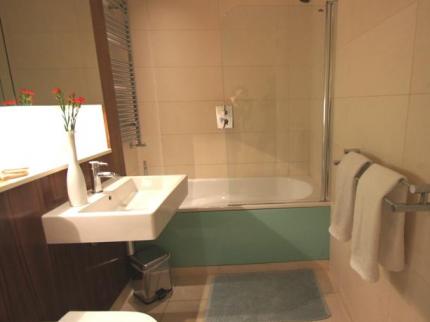 SHAFTESBURY AVENUE APARTMENTS ALDWYCH LONDON