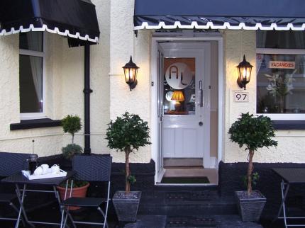 ARRAN LODGE BARTON TORQUAY