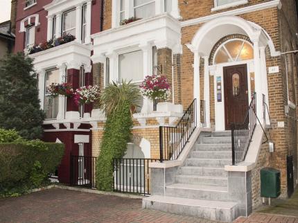 LAMPTON GUEST HOUSE HOUNSLOW