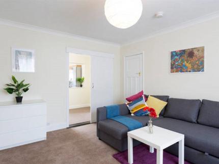 OCEANA SERVICED ACCOMMODATION ALDER ROAD BASSETT SOUTHAMPTON
