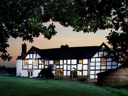 LOWER WYTHALL B B ASTON CREWS ROSS ON WYE