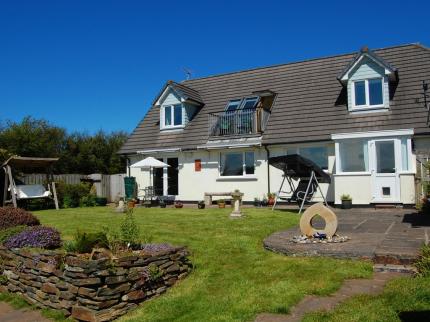 CORNISH VALLEY VIEW B B CAMELFORD MARSHGATE