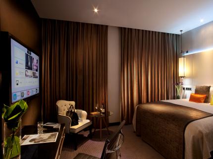 MONTCALM ROYAL LONDON HOUSE BANK LONDON
