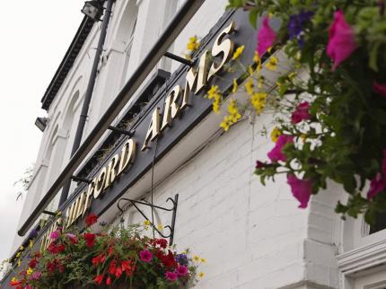 MILFORD ARMS ISLEWORTH