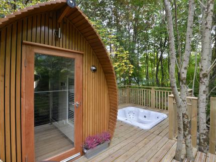 RIVERBEDS LODGES WITH HOT TUBS BALLACHULISH