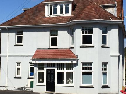 ALUM CHINE BEACH HOUSE WESTBOURNE BOURNEMOUTH