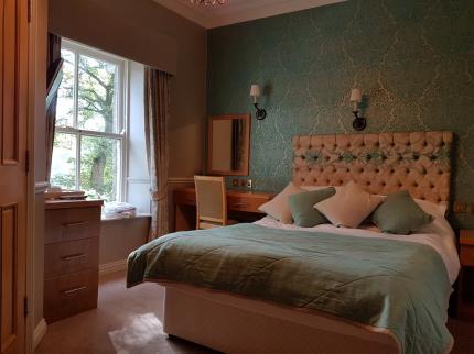 BULLS HEAD INN CHUNAL OLD GLOSSOP