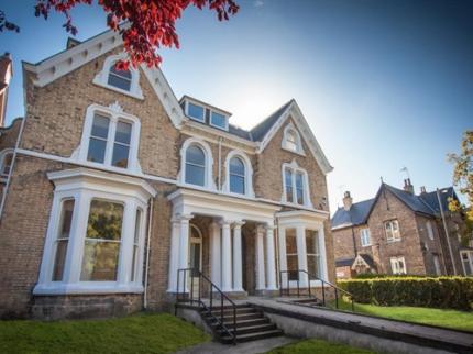 KINGSTON VILLAS SERVICED APARTMENTS HULL