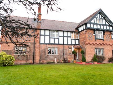 DODLESTON MANOR BRETTON CHESTER