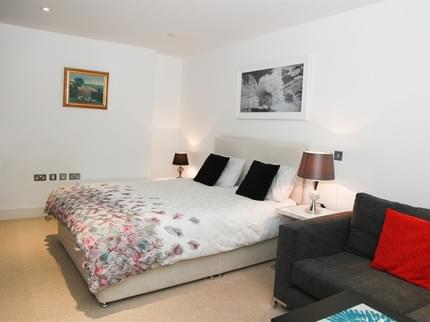 11 TOTTENHAM MEWS BOND STREET CAMDEN