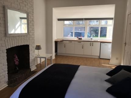 LOTUS LODGE PRITTLEWELL SOUTHEND ON SEA