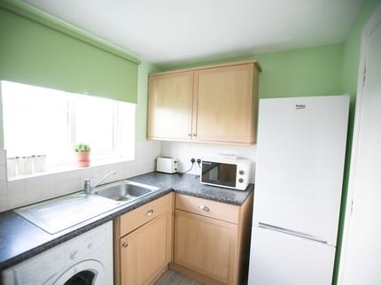 LAKESIDE CRYSTAL APARTMENT BAKER STREET GRAYS