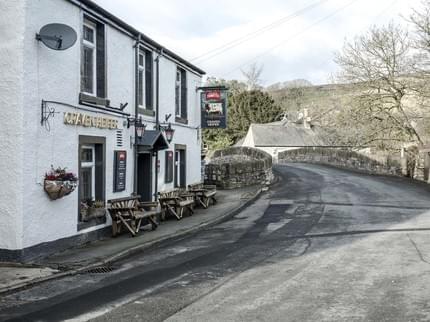 CRAVEN HEIFER HOTEL CLEATOP SETTLE