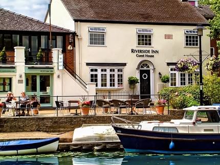 RIVERSIDE INN BARWAY ELY