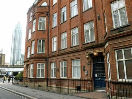 VAUXHALL PARK APARTMENT NINE ELMS LONDON