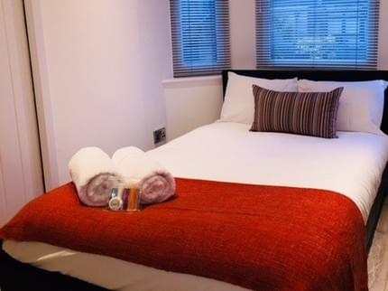 CROWN STREET HOUSE READING