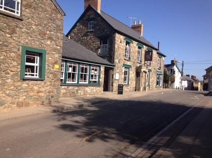 CASTLE INN BRYN HENLLAN NEWPORT