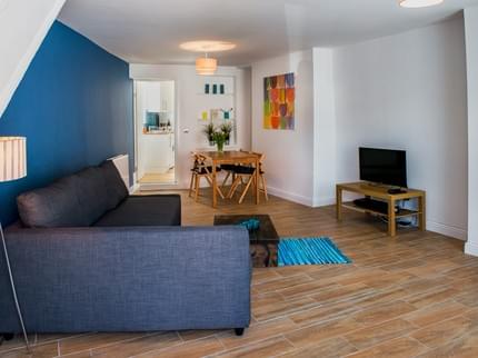 DELILAH SERVICED ACCOMMODATION CLYDACH SWANSEA