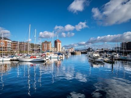 STELLA ON MARINA BON Y MAEN SWANSEA