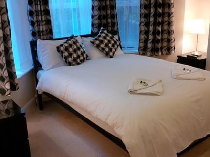GOLDEN STRAND LIFESTYLE BARONS COURT LONDON