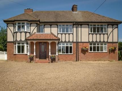 HARWOOD HOUSE B B AYTHORPE RODING DUNMOW