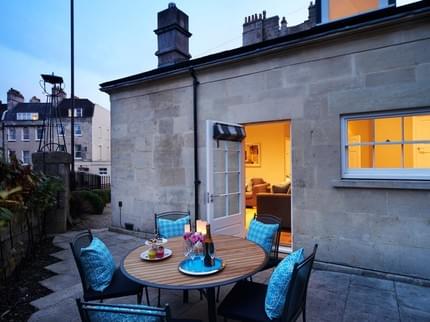 BATH CIRCLE CAMDEN LODGE HOUSE BATH