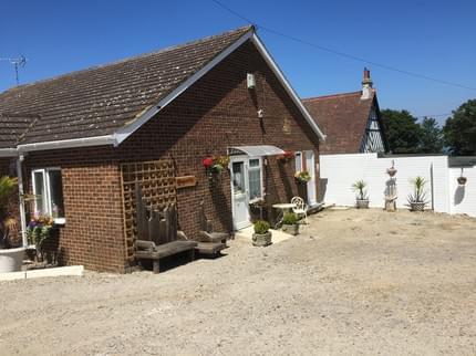 HOGWARTS BED AND CONTINENTAL BREAKFAST EASTCHURCH SHEERNESS