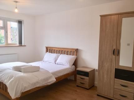 CABOT INN BECKTON LONDON